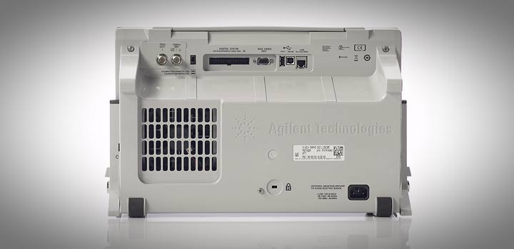 Задняя панель осциллографа MSO7032B