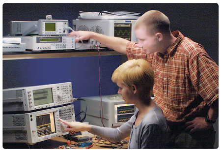 большое разнообразие возможностей анализаторов спектра серии PSA компании Agilent